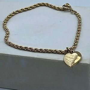 Vintage 6.5” Speidel “T” engraved heart charm bracelet.